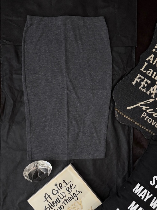 Forever 21 Dresses & Skirts - Forever 21 Charcoal Gray Pencil Skirt
